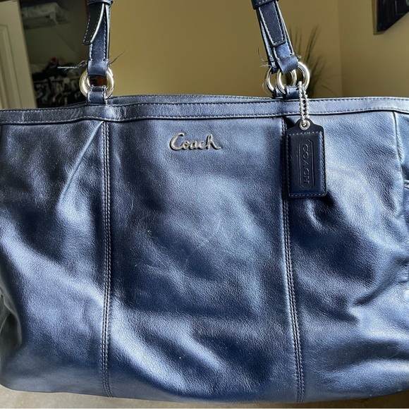 Navy Blue Coach purse - like new condition - Picture 4 of 4